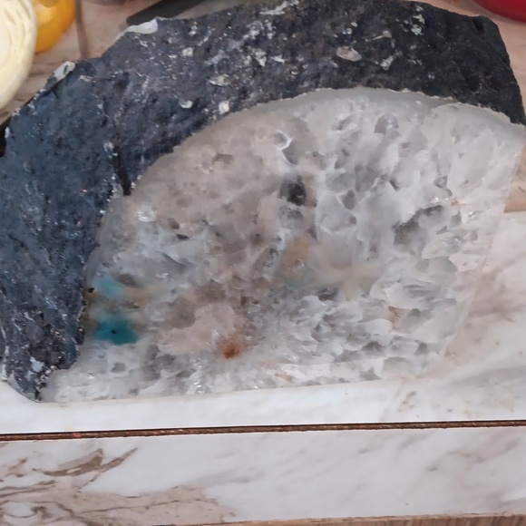 Giant slab quarts crystal